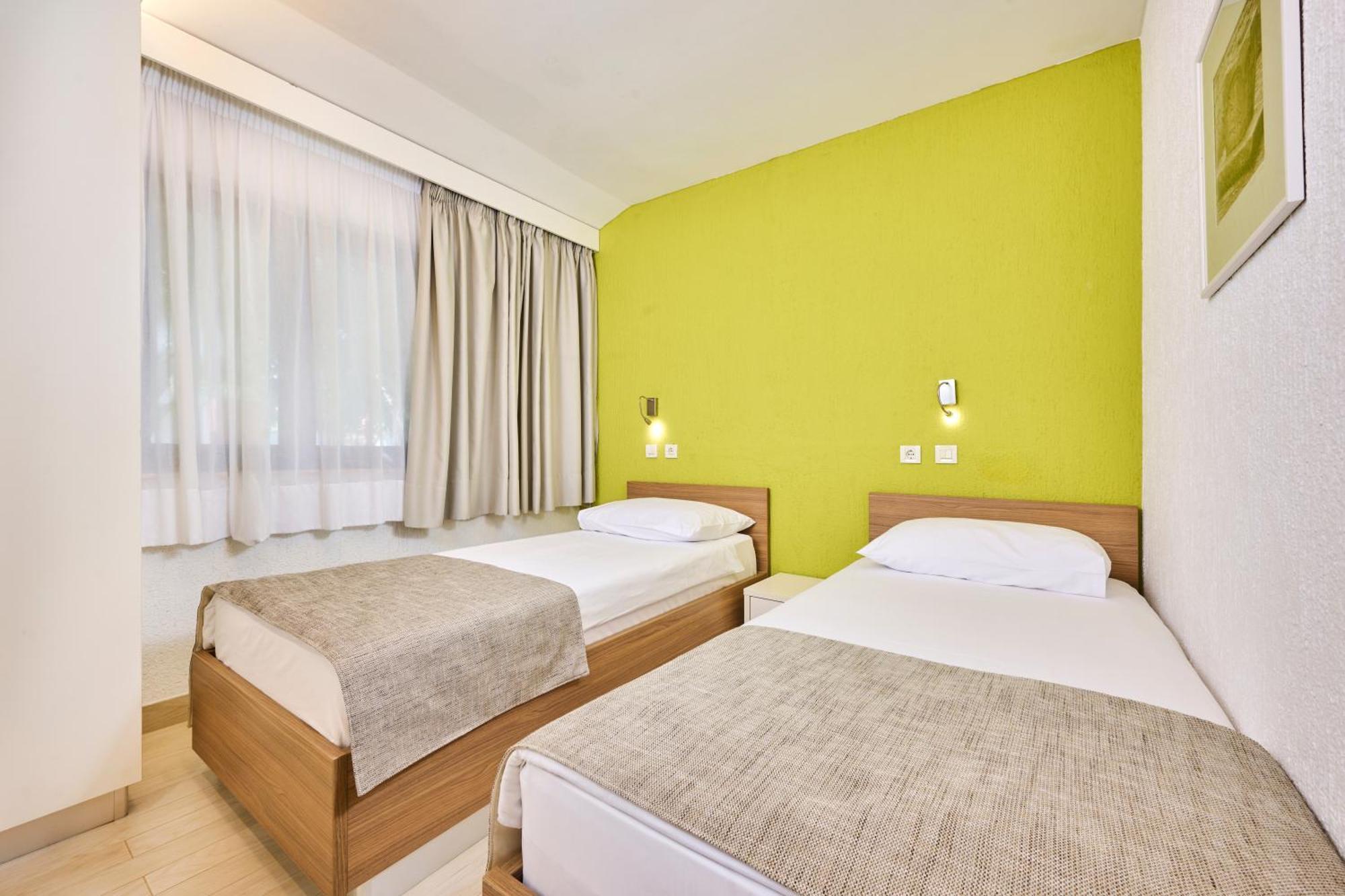 Apartments Galijot Plava Laguna Poreč Dış mekan fotoğraf